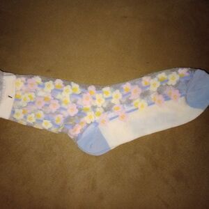 🆕🧦Free People Mesh Floral Socks